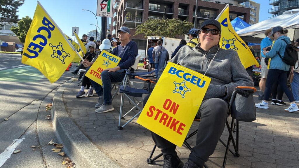 BCGEU workers on picket line